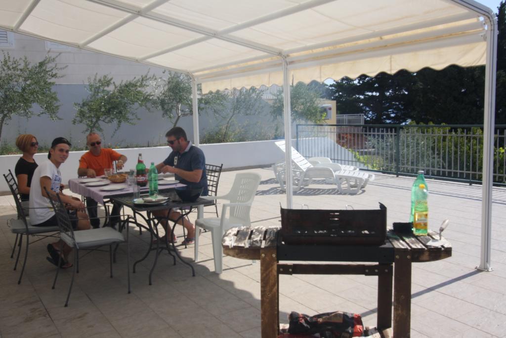 Mimice Bay Apartments Esterno foto