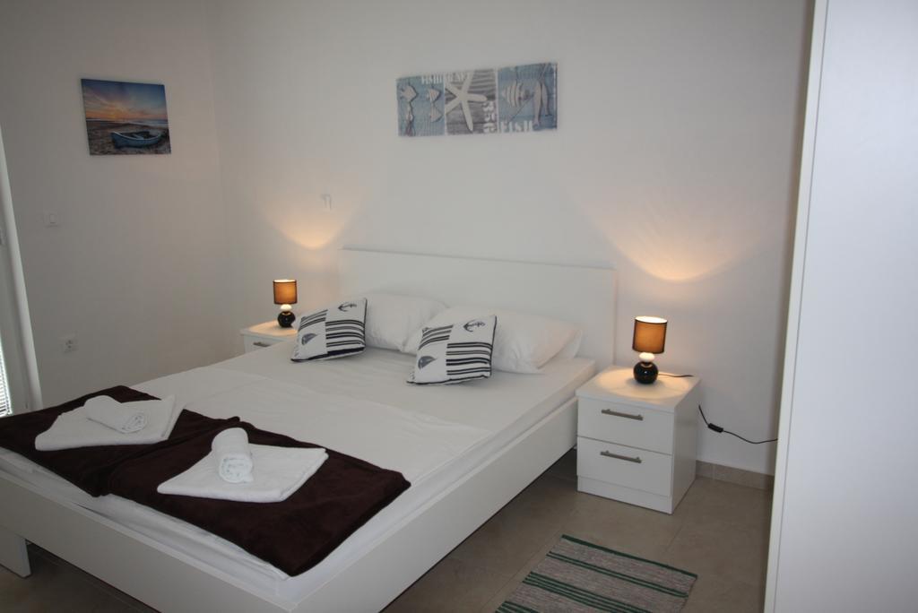 Mimice Bay Apartments Esterno foto