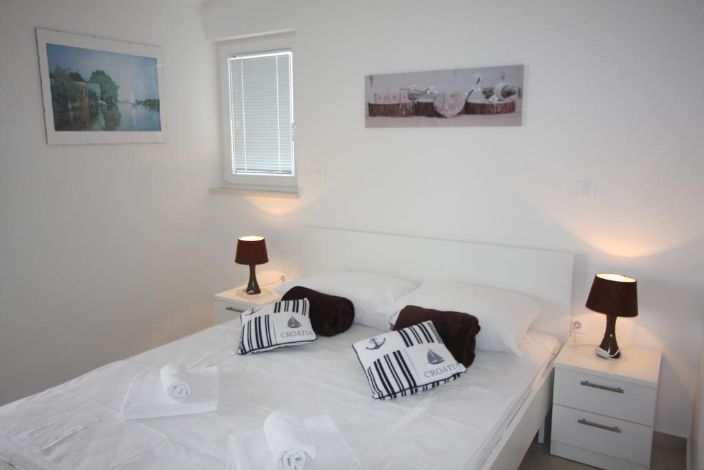 Mimice Bay Apartments Esterno foto