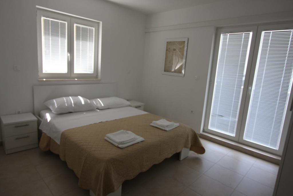Mimice Bay Apartments Esterno foto