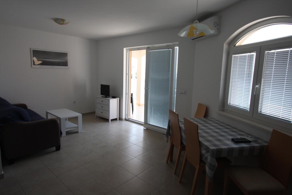 Mimice Bay Apartments Esterno foto