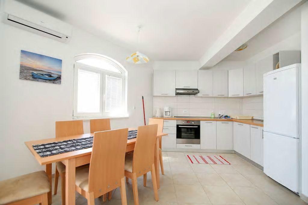 Mimice Bay Apartments Esterno foto
